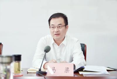 县委理论学习中心组举行2024年第九次集体学习 